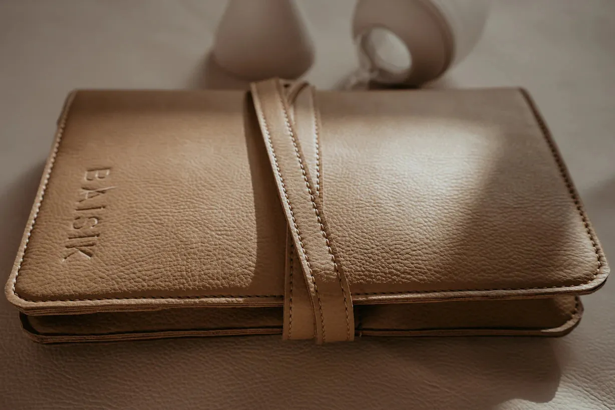 Baisik Nappy Wallet - Tan