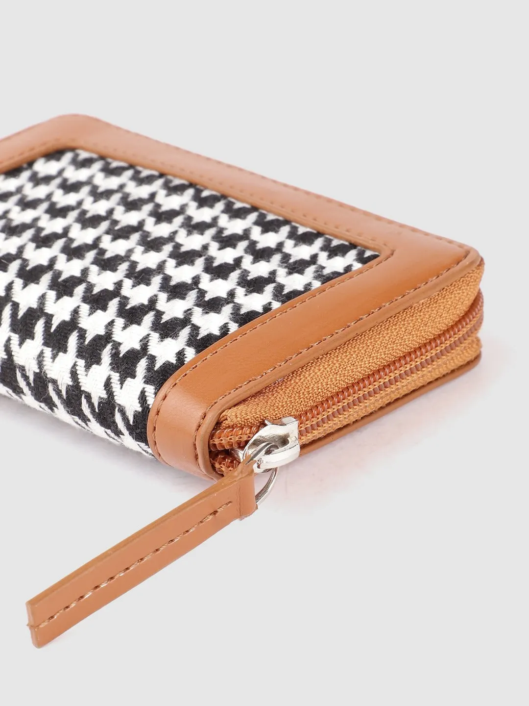 Berrylush Women Brown & White Geometric Printed PU Fabric Zip Around Short Wallet