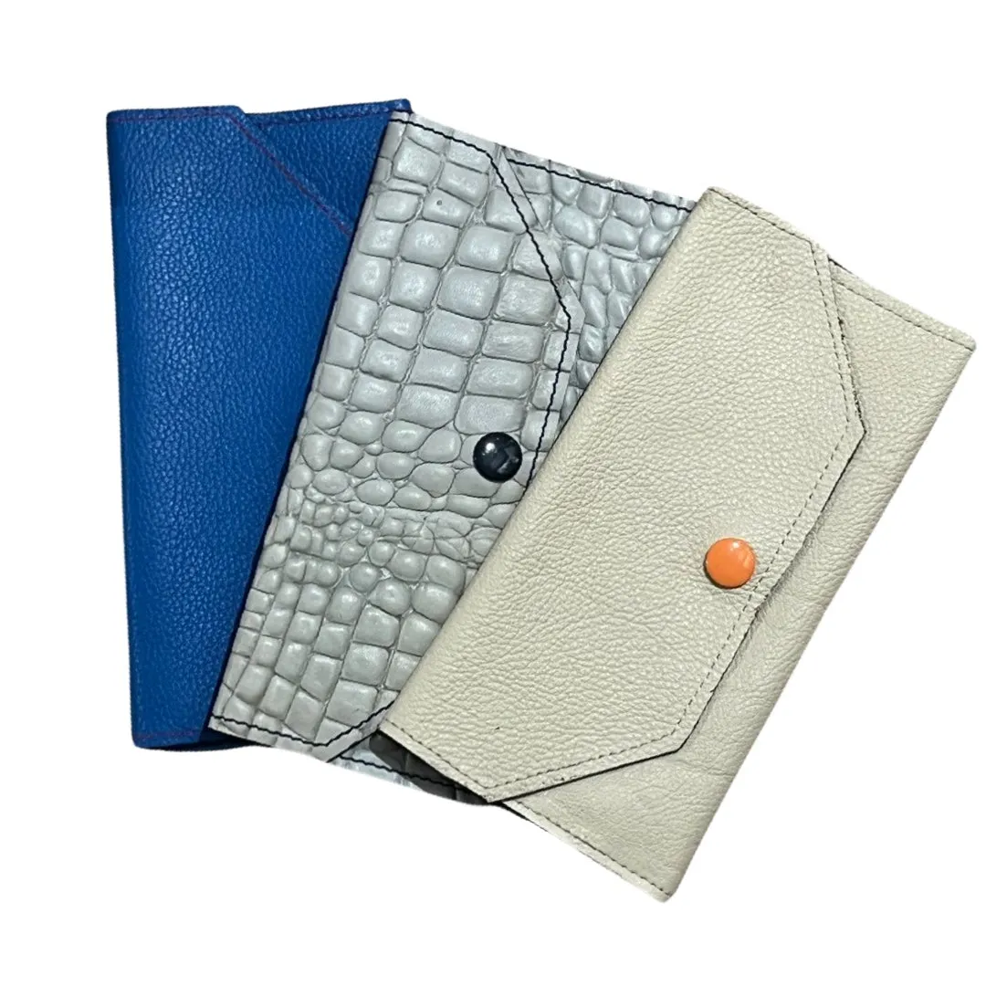 Folio- cream and navy wallet