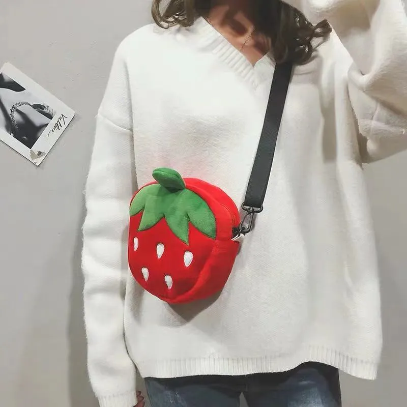 PLUSH CUTE STRAWBERRY BAG BY42301